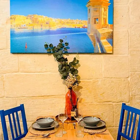 Charming Stone Retreat Walk In Valletta Il-Furjana