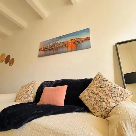 Charming Stone Retreat Walk In Valletta Floriana