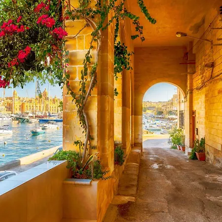 Case de vacanță Charming Stone Retreat Walk In Valletta
